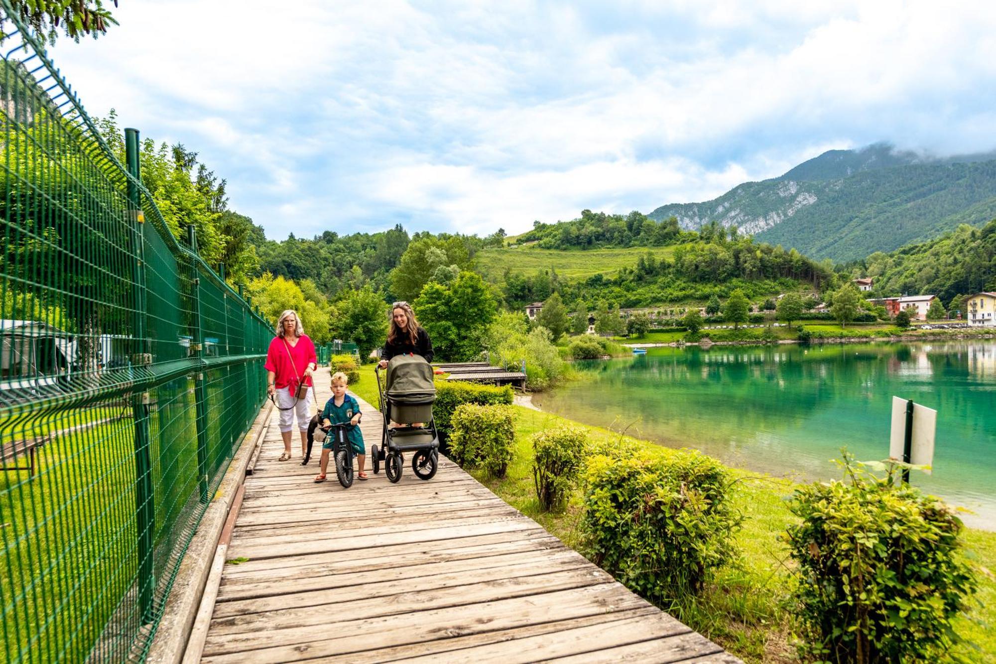 Family Wellness Camping Al Sole Молина ди Ледро Екстериор снимка