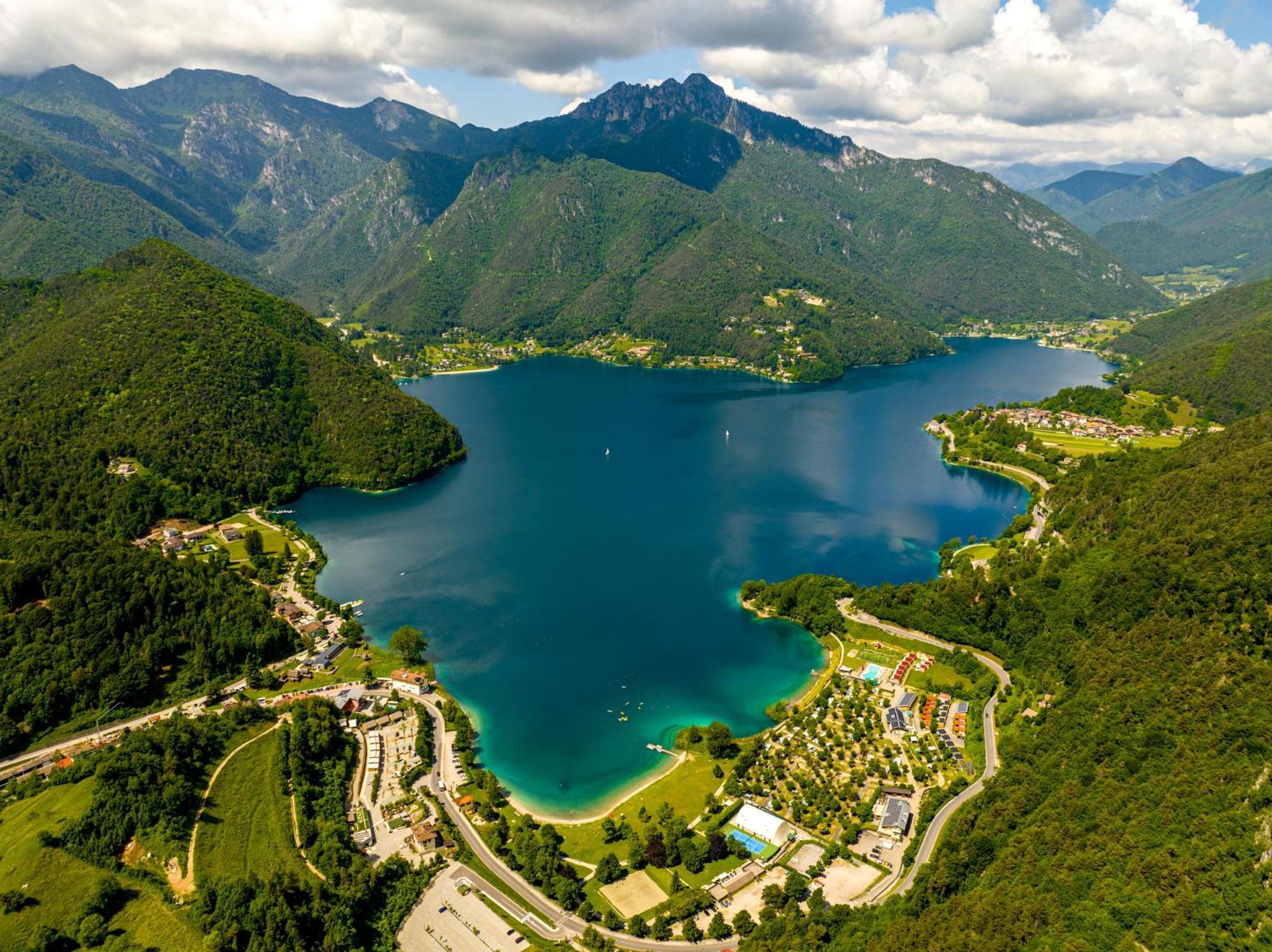 Family Wellness Camping Al Sole Молина ди Ледро Екстериор снимка